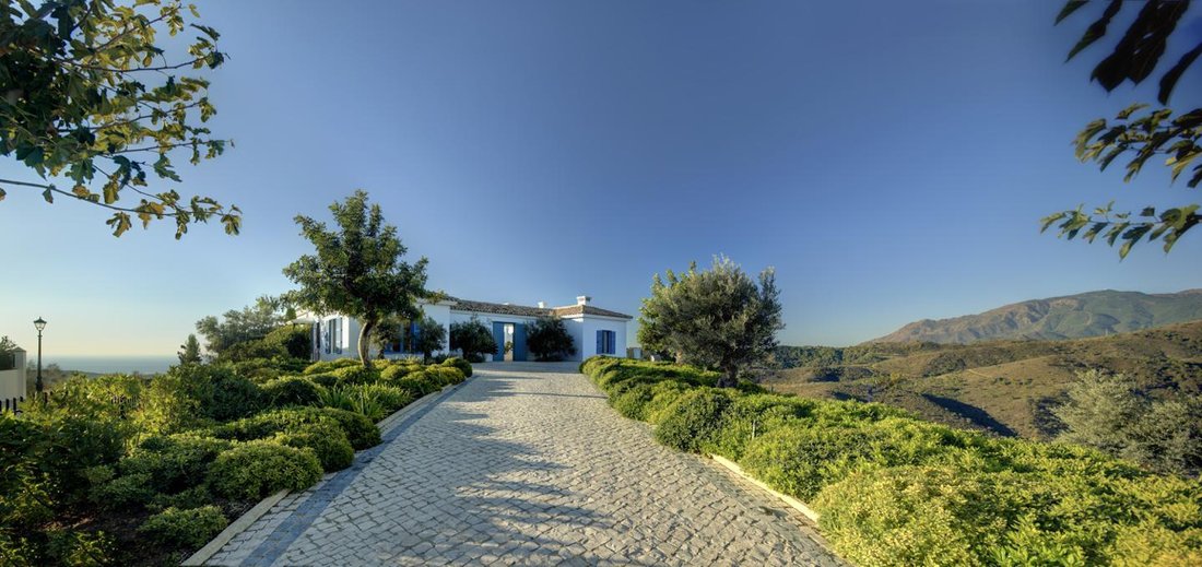 Villa in Benahavis, Andalusia, Spain 2 - 10927129
