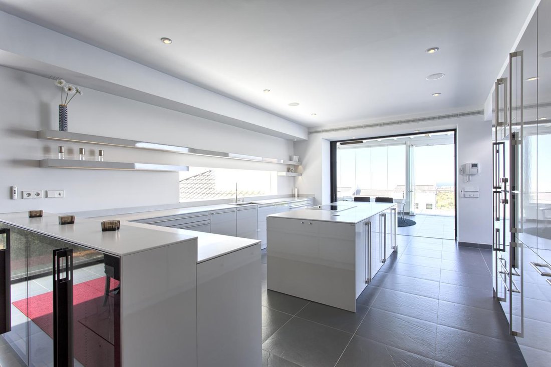Villa in Benahavis, Andalusia, Spain 1 - 10927124