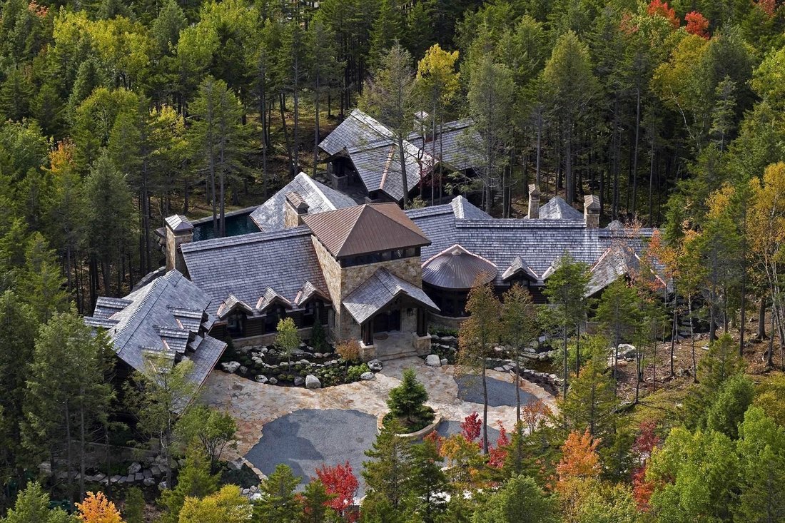 House in Mont-Tremblant, Quebec, Canada 1 - 10879256