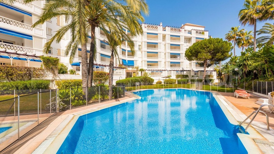 Apartment in Marbella (Puerto Banus), Andalusia, Spain 1 - 10751061