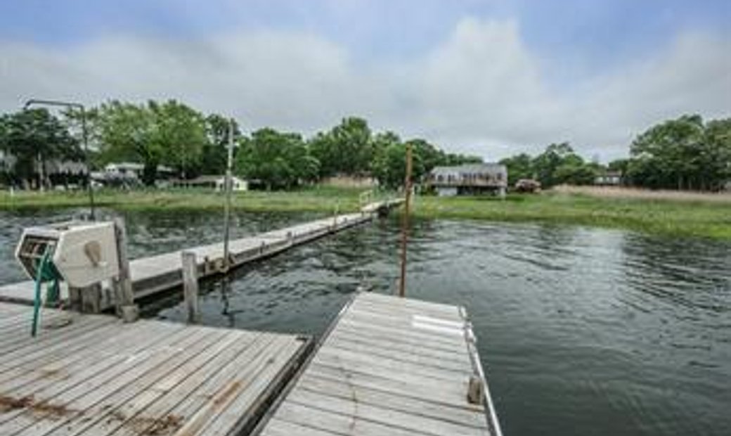 3 Bedrooms Single Family Detached In Warren, Rhode Island, United