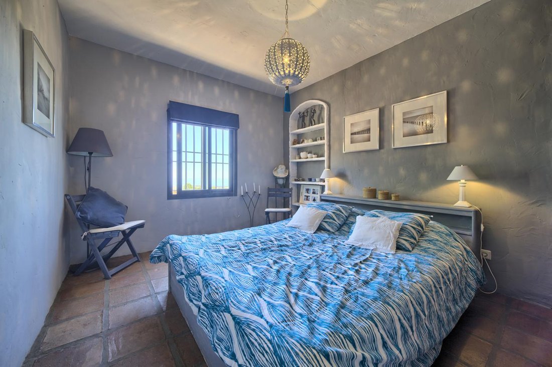 Villa in Estepona, Andalusia, Spain 3 - 10927134