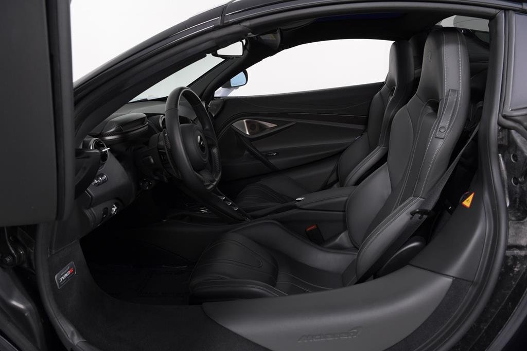 Cabriolet in Houston, Texas, United States 5 - 11026954
