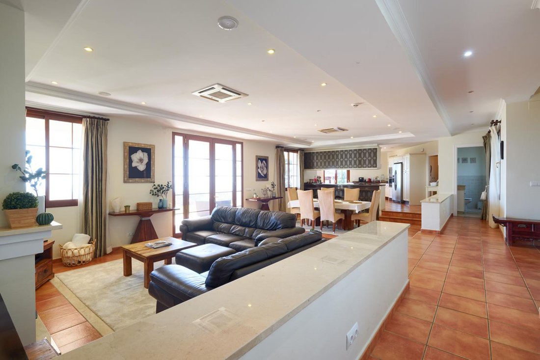 Villa in Benahavis, Andalusia, Spain 5 - 10927147