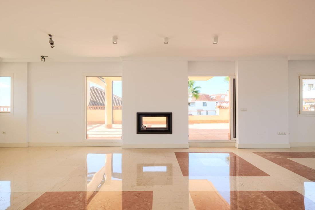 Apartment in Marbella, Andalusia, Spain 1 - 10927119