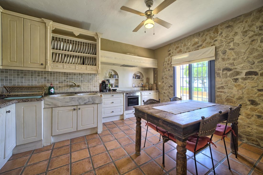 Villa in Estepona, Andalusia, Spain 2 - 10927134