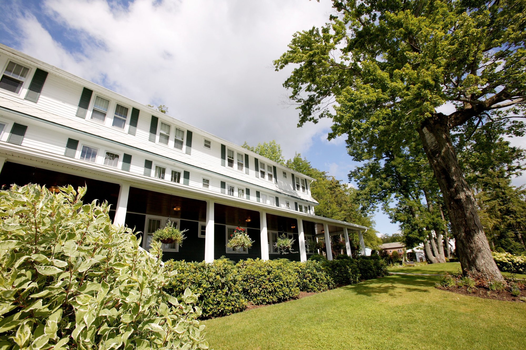 Chestnut Inn On Oquaga Lake in Sanford, NY, United States for sale