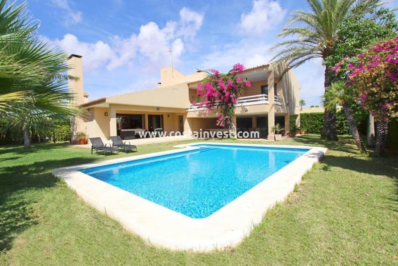 Villa in Torrevieja, Valencian Community, Spain 1 - 10659939