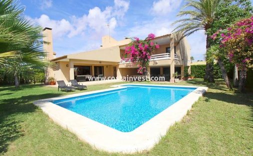 Villa in Torrevieja, Valencian Community, Spain 1
