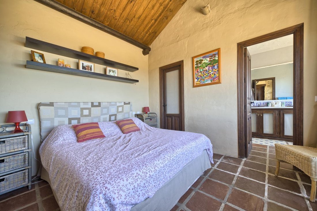 Villa in Estepona, Andalusia, Spain 4 - 10927134