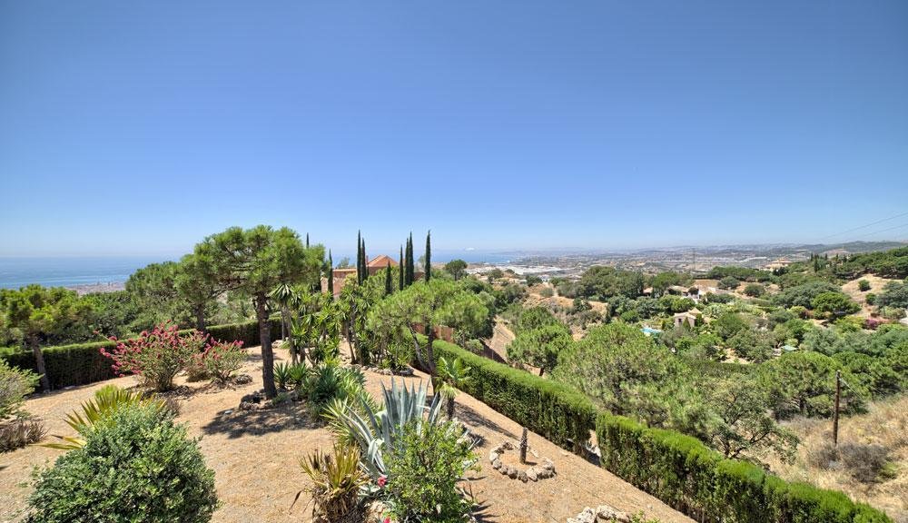 Estate in Estepona, Andalusia, Spain 3 - 10927080