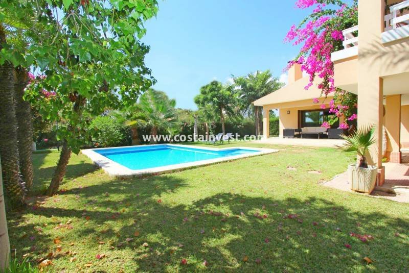 Villa in Torrevieja, Valencian Community, Spain 3 - 10659939