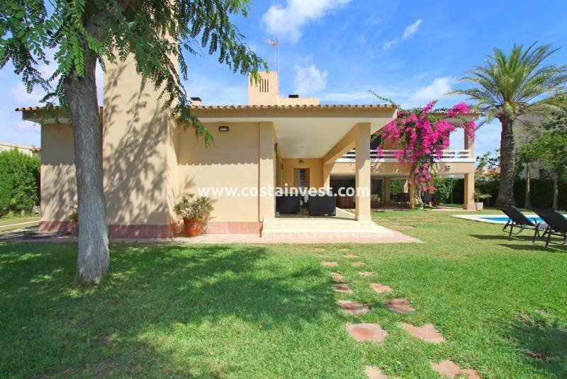 Villa in Torrevieja, Valencian Community, Spain 2 - 10659939