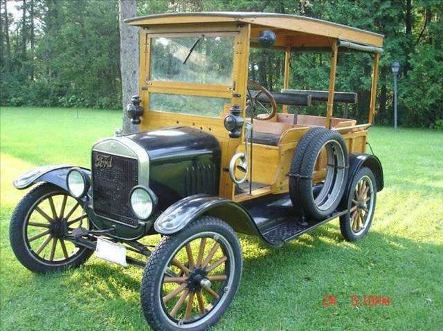 Station Estate Wagon in Malone, New York, United States 1 - 10759702