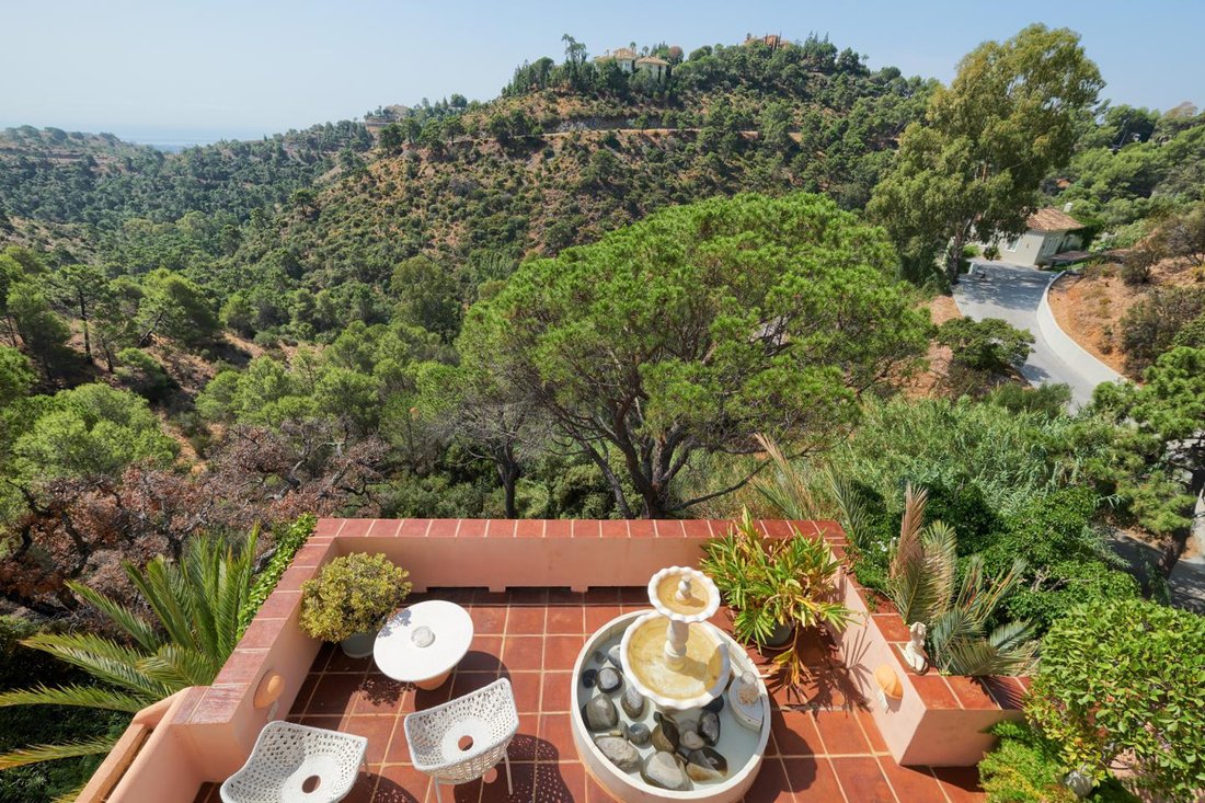 Villa in El Madroñal, Benahavis, Spain 1 - 10927141
