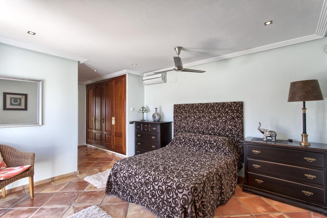 Villa in Benahavis, Andalusia, Spain 2 - 10927131