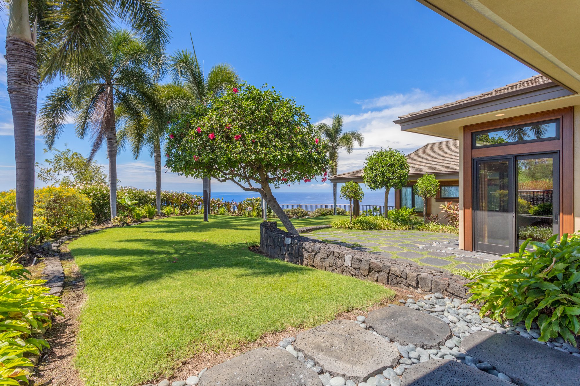 81 580 Kaiue St, Kealakekua, Hi 96750 In Kealakekua, Hi, United States