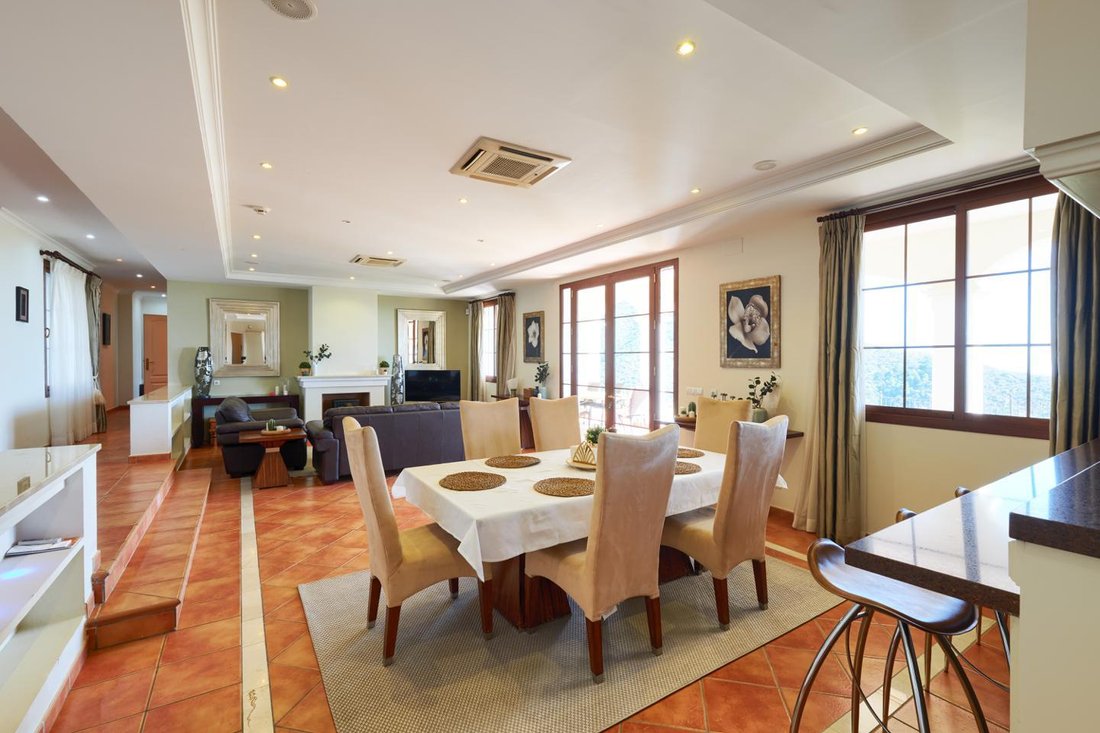 Villa in Benahavis, Andalusia, Spain 3 - 10927147