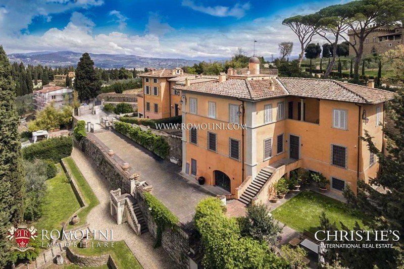 Florence LUXURY VILLA FOR SALE IN PIAN DEI GIULLARI in Firenze, Italy