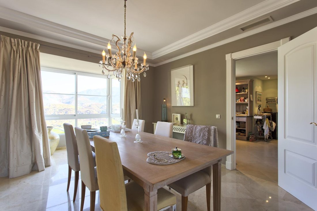 Villa in La Quinta, Benahavis, Andalusia 1 - 10927138