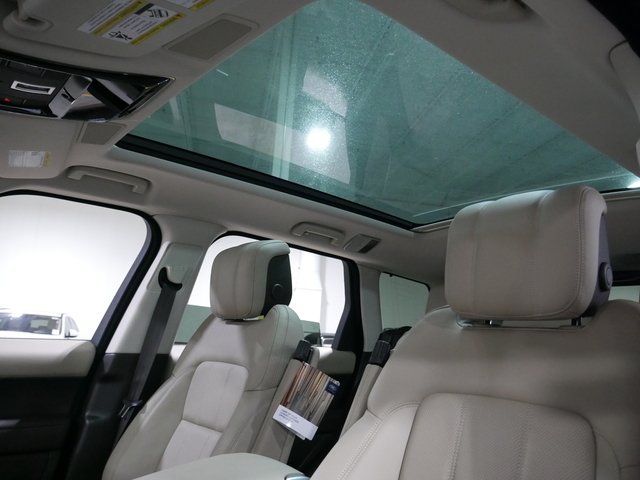 Suv in Minneapolis, Minnesota, United States 4 - 10685961