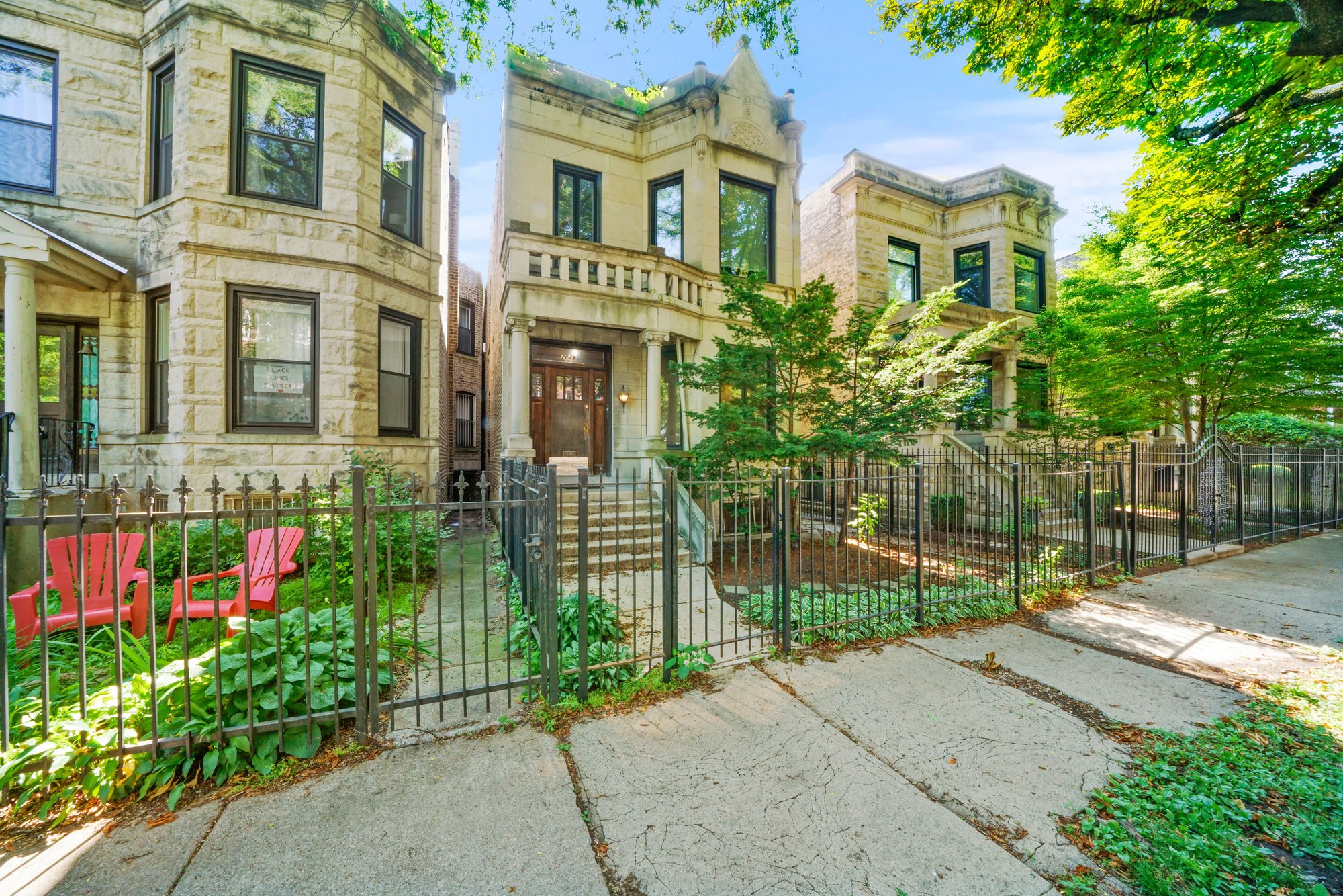 Beautiful Logan Square Greystone in Chicago, IL, United States for sale