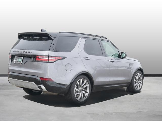 Suv in Minneapolis, Minnesota, United States 2 - 10739414