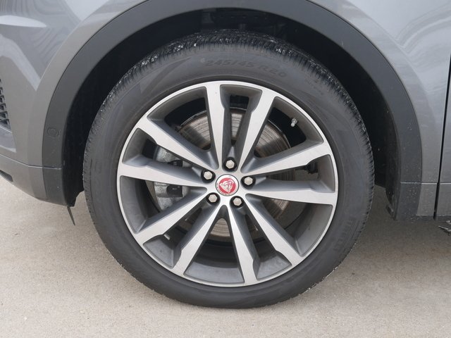 Suv in Minneapolis, Minnesota, United States 3 - 10771732