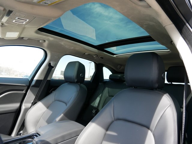 Suv in Minneapolis, Minnesota, United States 4 - 10898877