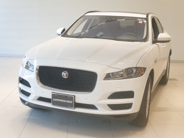 Suv in Minneapolis, Minnesota, United States 1 - 10980816
