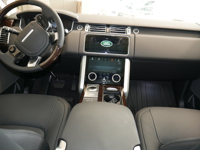 Suv in Minneapolis, Minnesota, United States 4 - 11046698