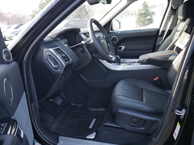 Suv in Minneapolis, Minnesota, United States 5 - 10764441