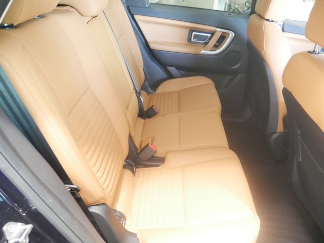 Suv in Minneapolis, Minnesota, United States 5 - 10953678