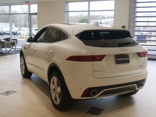 Suv in Minneapolis, Minnesota, United States 2 - 10731223