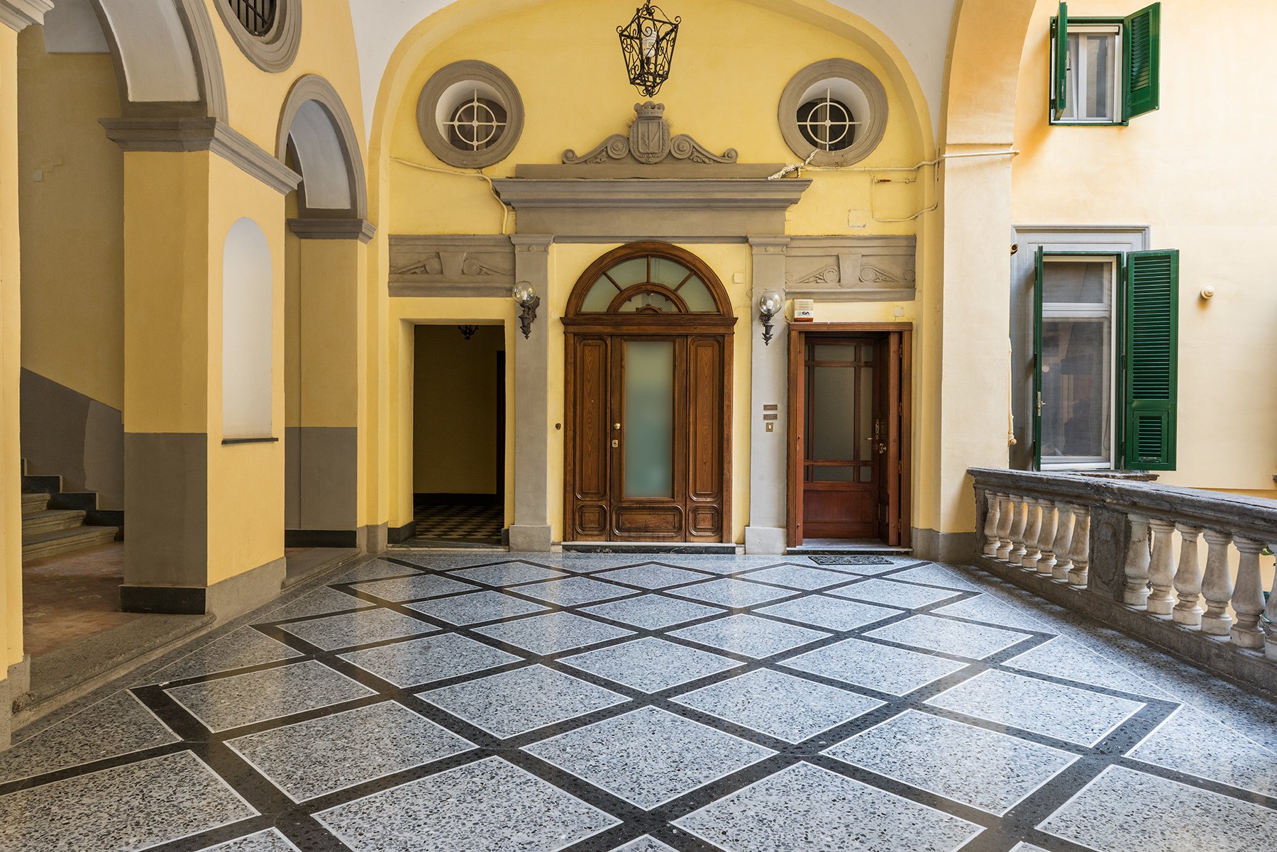 Magnificent Apartment Overlooking The Riviera Of Chiaia in Napoli