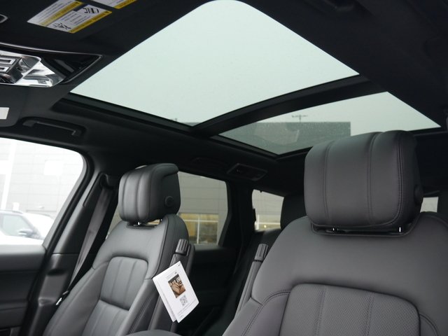 Suv in Minneapolis, Minnesota, United States 4 - 10824683