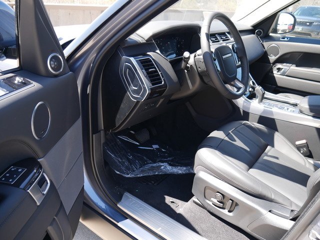 Suv in Minneapolis, Minnesota, United States 5 - 10898911