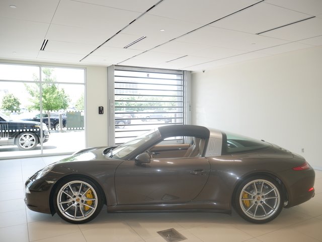 Cabriolet in Minneapolis, Minnesota, United States 5 - 11032884