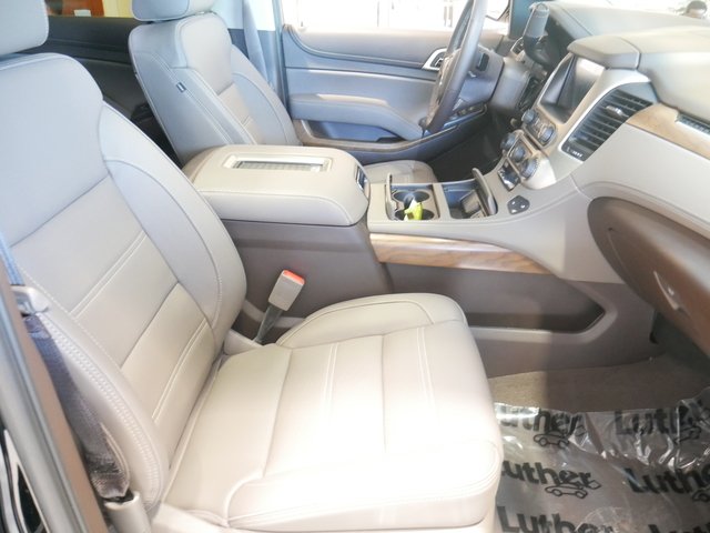Suv in Minneapolis, Minnesota, United States 3 - 10880302