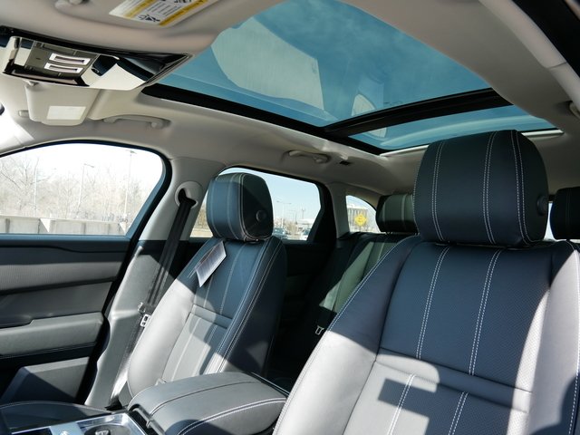 Suv in Minneapolis, Minnesota, United States 4 - 10898899