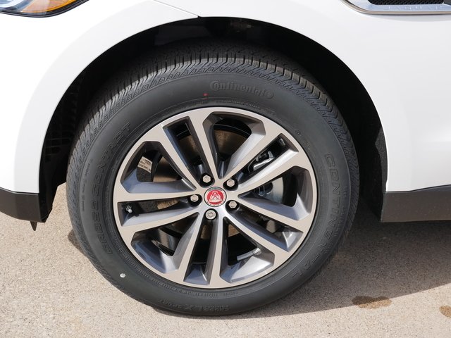 Suv in Minneapolis, Minnesota, United States 3 - 10898877