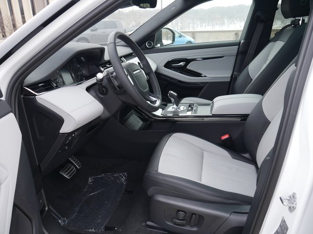 Suv in Minneapolis, Minnesota, United States 5 - 10781733