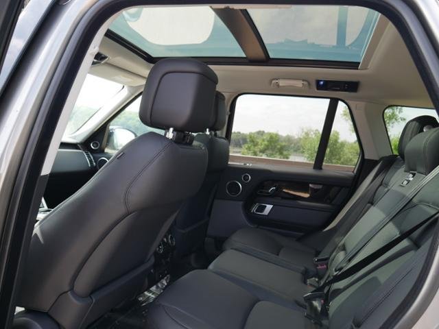 Suv in Minneapolis, Minnesota, United States 5 - 10686008