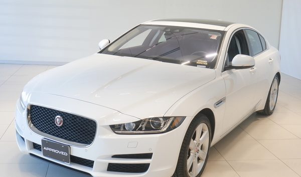 2017 Jaguar XE 20d Prestige AWD (10816022)