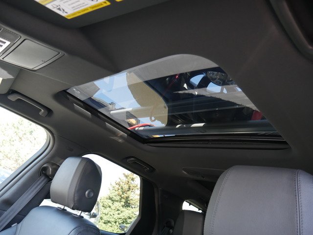 Suv in Minneapolis, Minnesota, United States 4 - 10704458