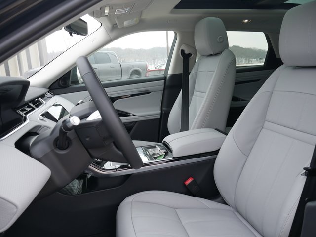Suv in Minneapolis, Minnesota, United States 5 - 10763884