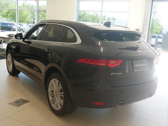 Suv in Minneapolis, Minnesota, United States 2 - 10980823