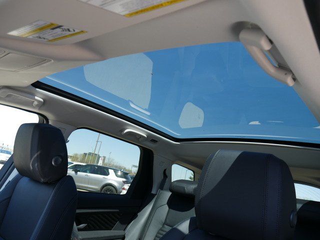 Suv in Minneapolis, Minnesota, United States 4 - 10898892