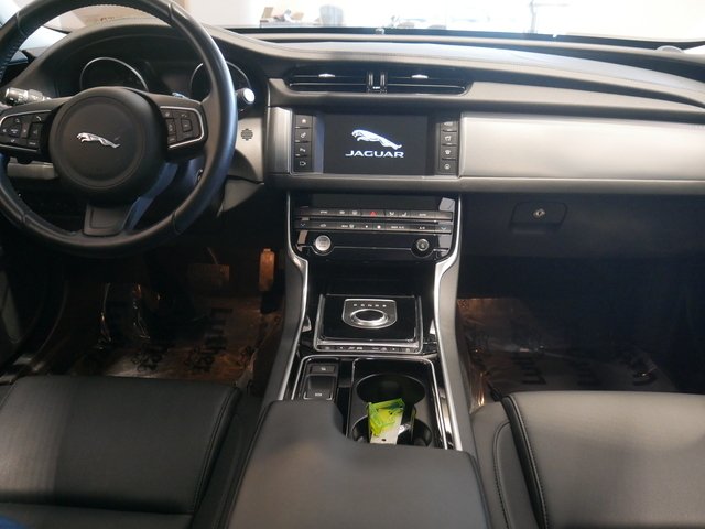 Sedan in Minneapolis, Minnesota, United States 4 - 10686097