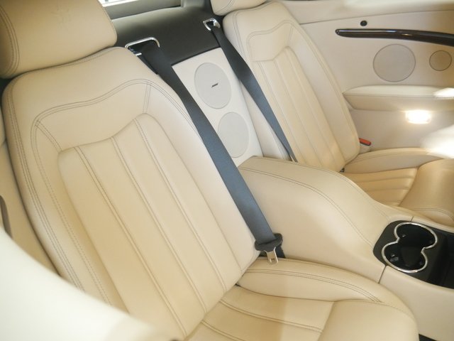 Cabriolet in Minneapolis, Minnesota, United States 5 - 10831686
